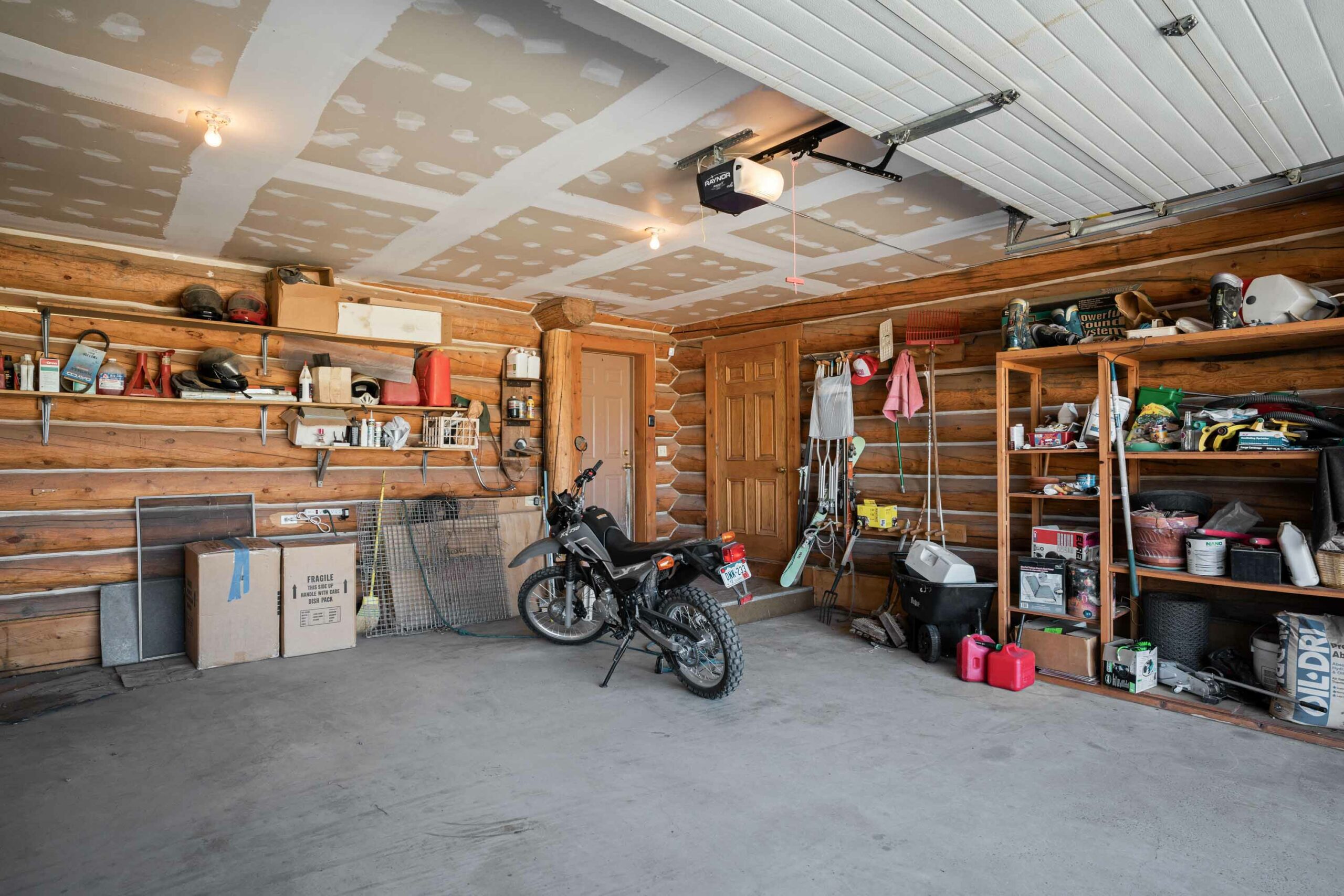 1 Renegade Road Almont, Colorado - garage