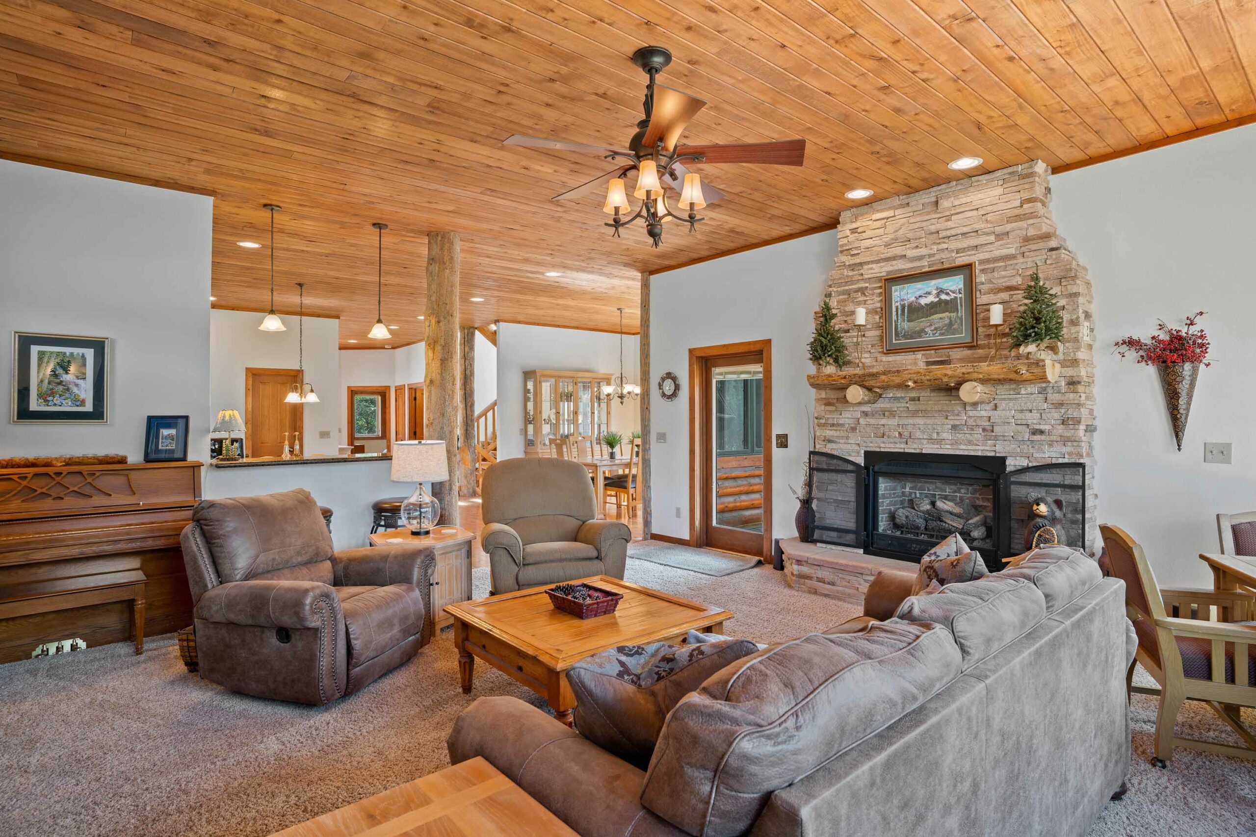 45 Creek Cove Crested Butte, CO - Living Room